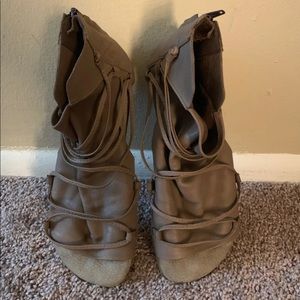 Chocolate Blu Woman Sandals. Size USA 9, EUR 40